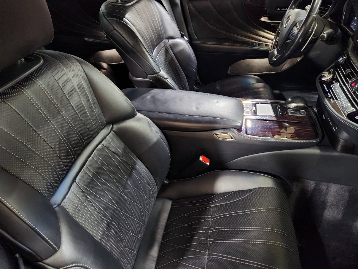 Used 2021 Lexus LS 500 RWD image 31