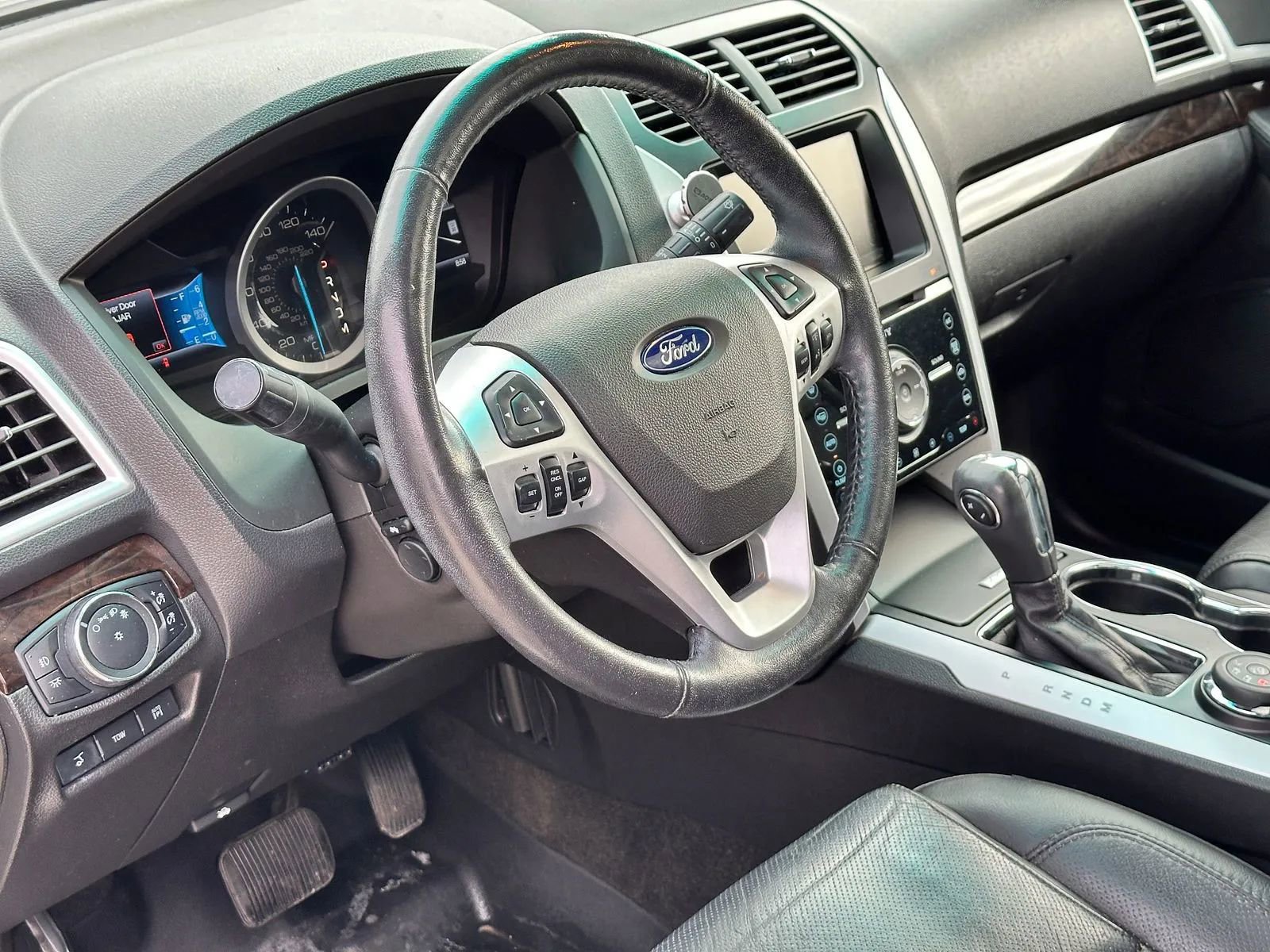 Used 2015 Ford Explorer Limited w/ Equipment Group 302A AWD/4WD image 10