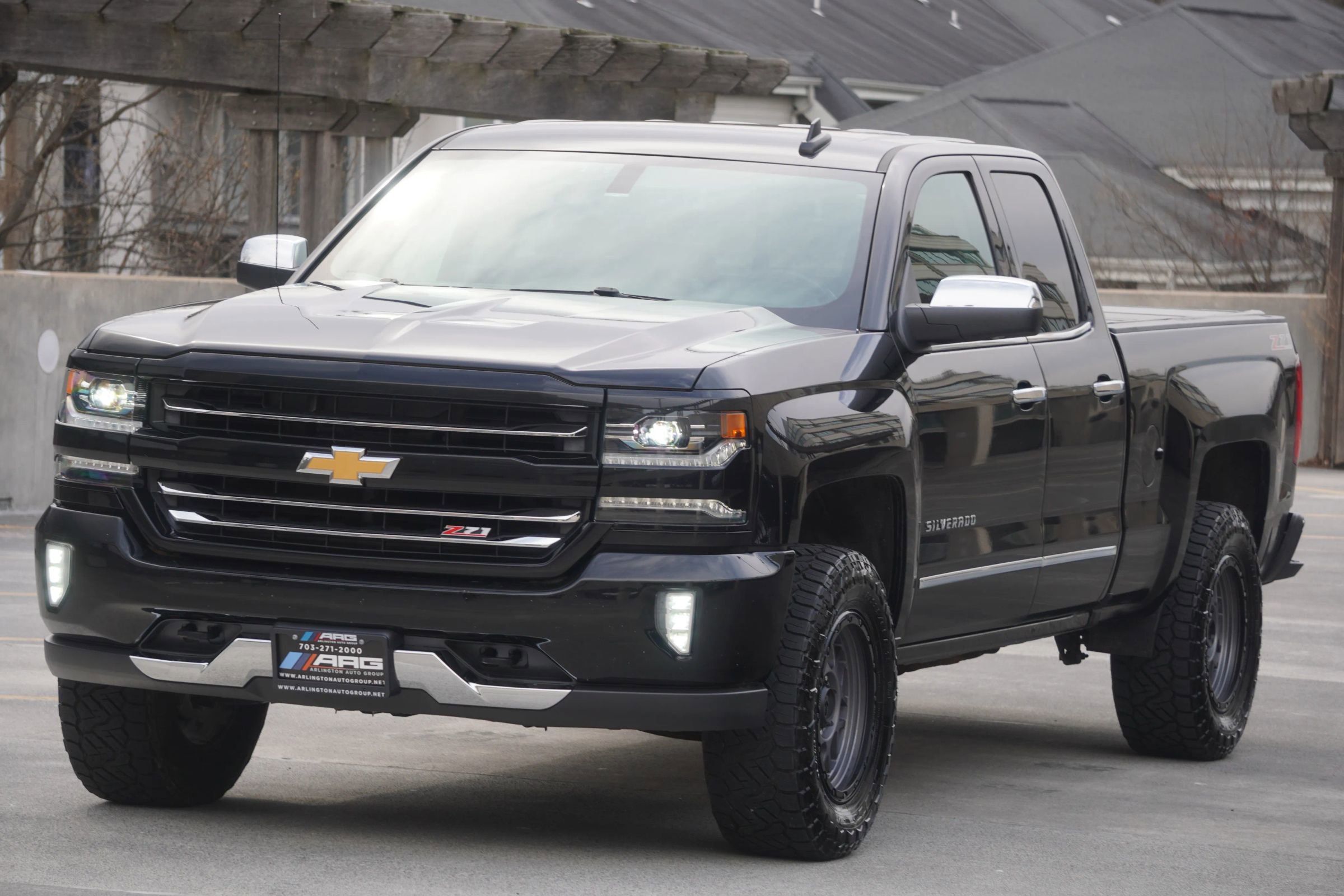 Used 2017 Chevrolet Silverado 1500 LTZ Z71 AWD/4WD image 8