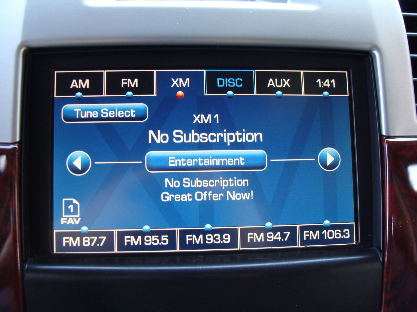 Used 2012 Cadillac Escalade ESV Luxury AWD/4WD image 19