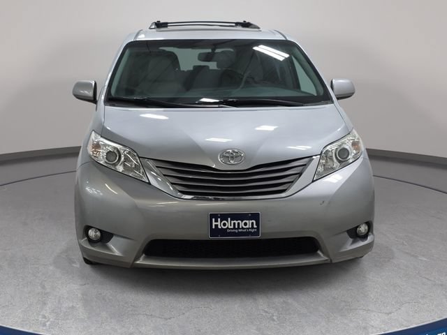 Used 2015 Toyota Sienna XLE w/ XLE Navigation Package AWD/4WD image 3
