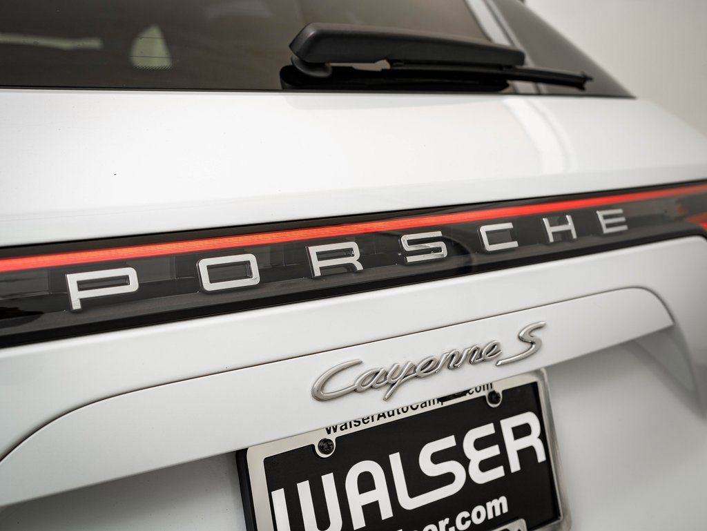 Used 2019 Porsche Cayenne S image 17