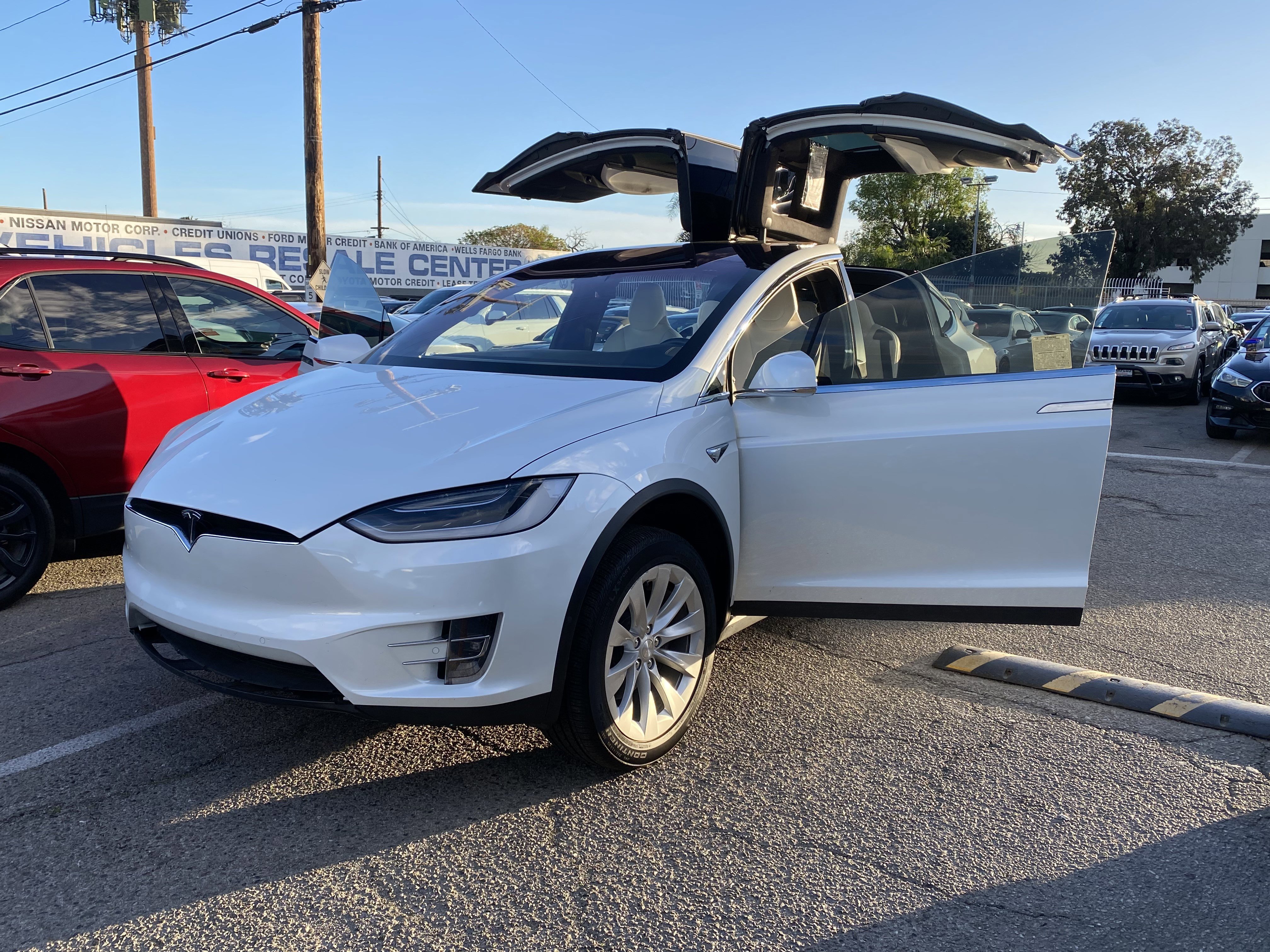 Used 2018 Tesla Model X 75D image 33