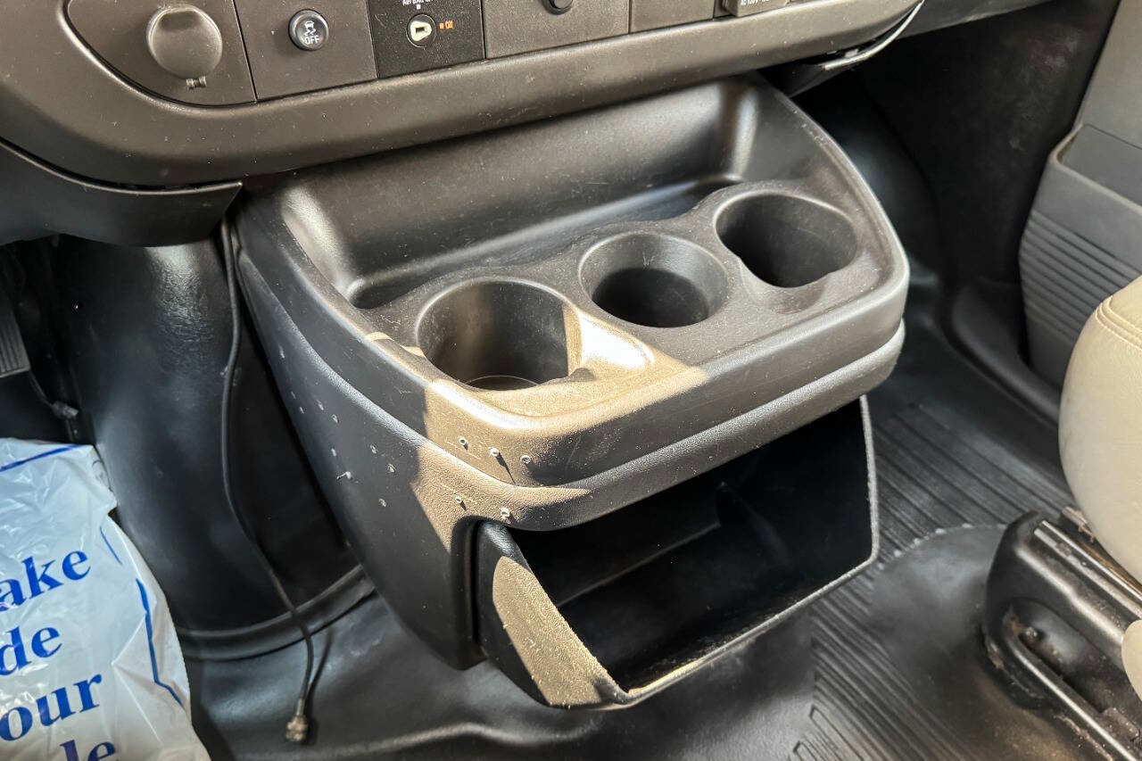 Used 2016 Chevrolet Express 3500 LS RWD image 28