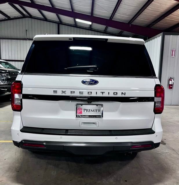 Used 2022 Ford Expedition XL image 3