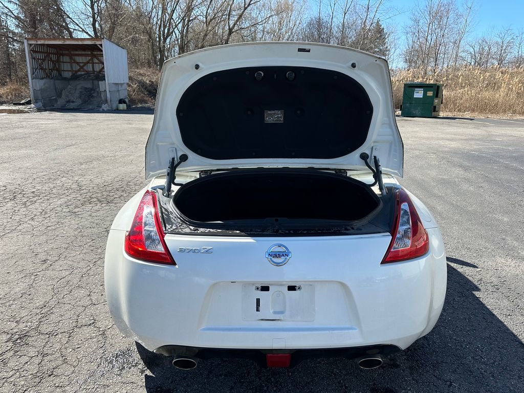 Used 2018 Nissan 370Z Touring Sport RWD image 19