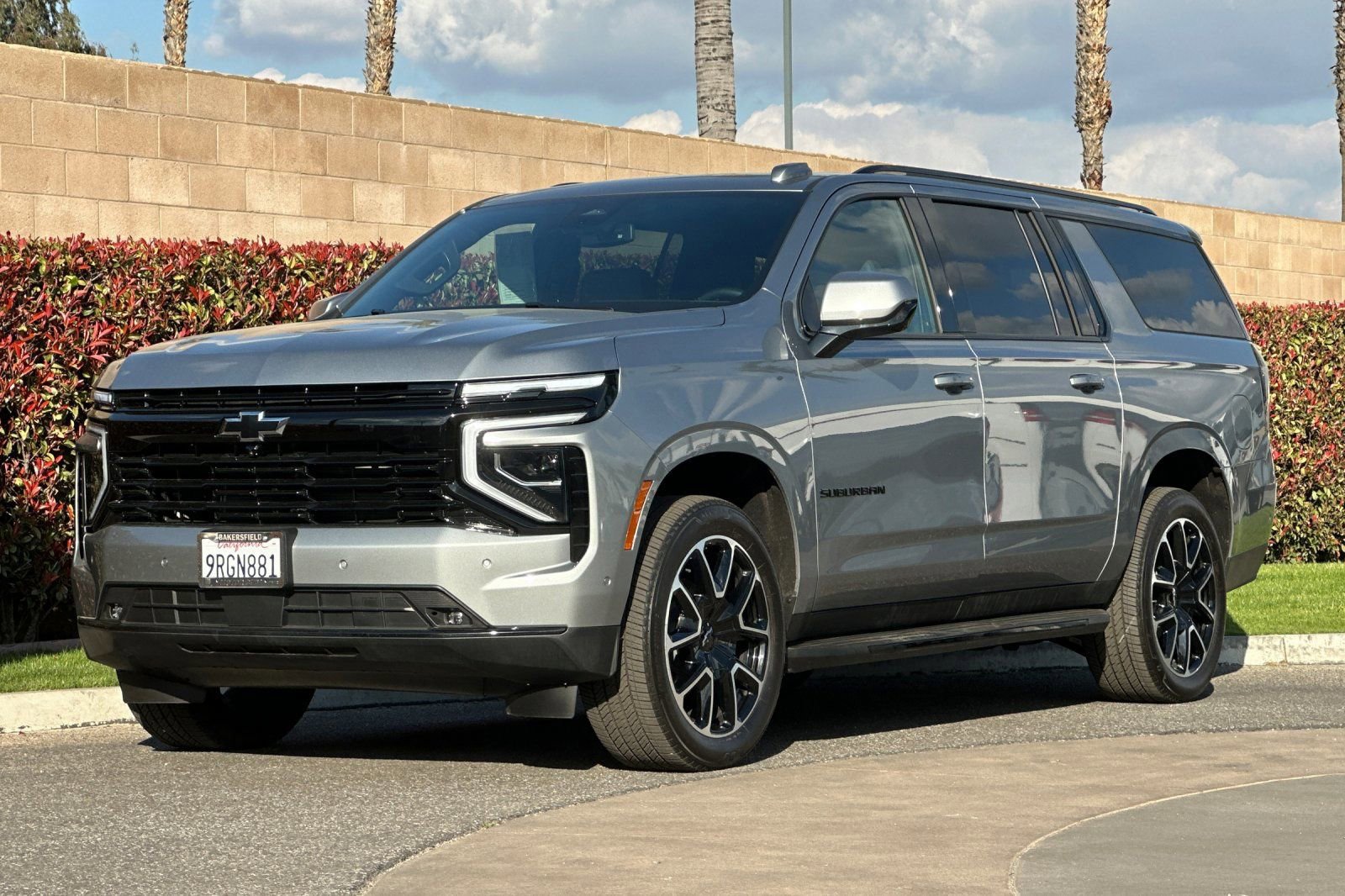 Certified 2025 Chevrolet Suburban RST image 8