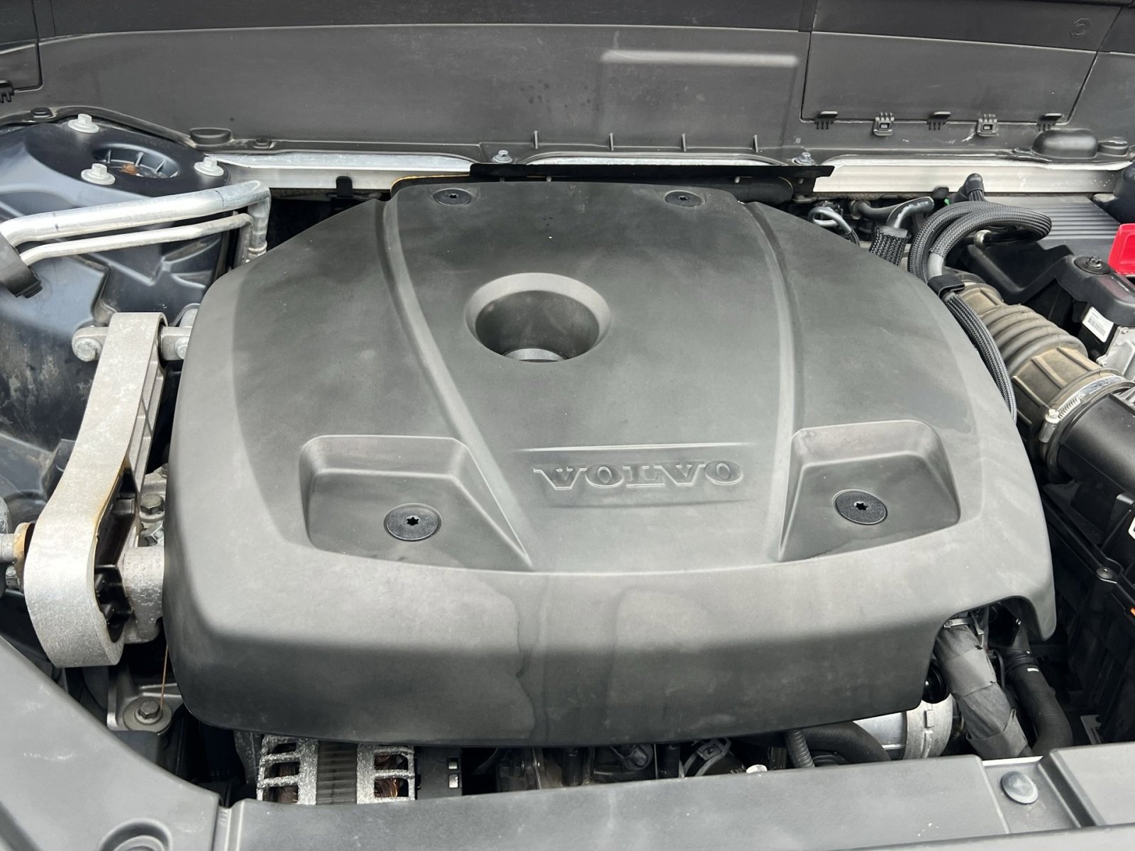 Used 2022 Volvo XC90 T6 Momentum w/ Advanced Package image 25