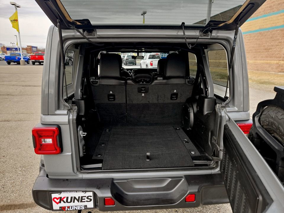 Used 2023 Jeep Wrangler Altitude image 31