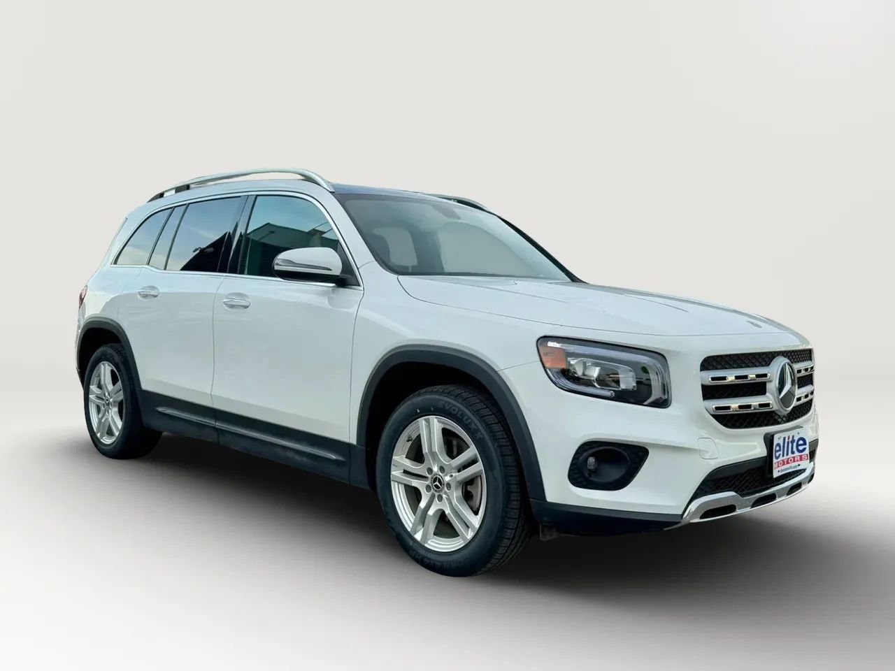 Used 2022 Mercedes-Benz GLB 250 4MATIC w/ Premium Package Lite image 1