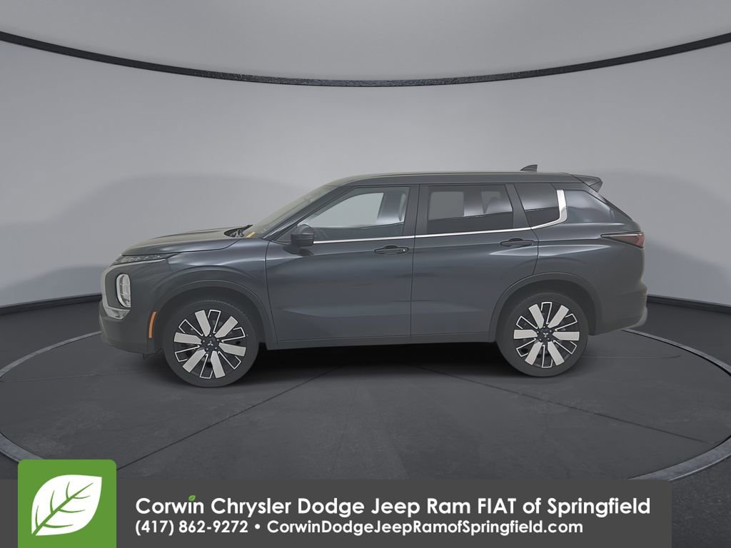 Used 2025 Mitsubishi Outlander SE FWD image 9