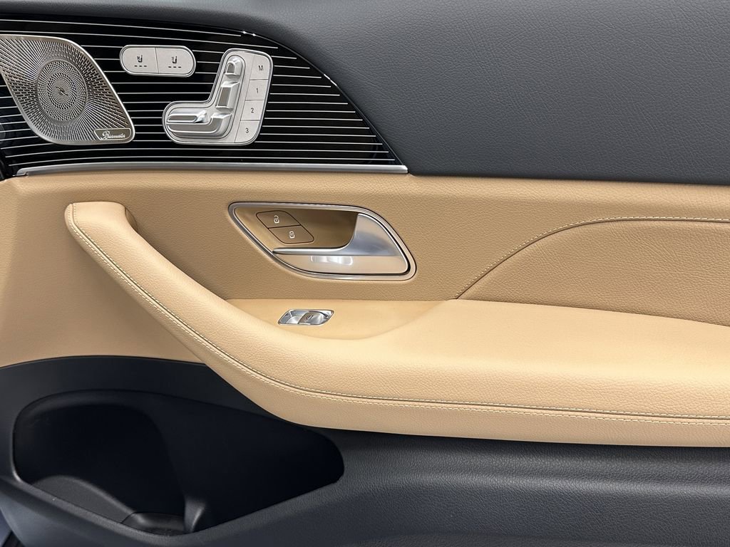 New 2026 Mercedes-Benz GLS 450 4MATIC image 16