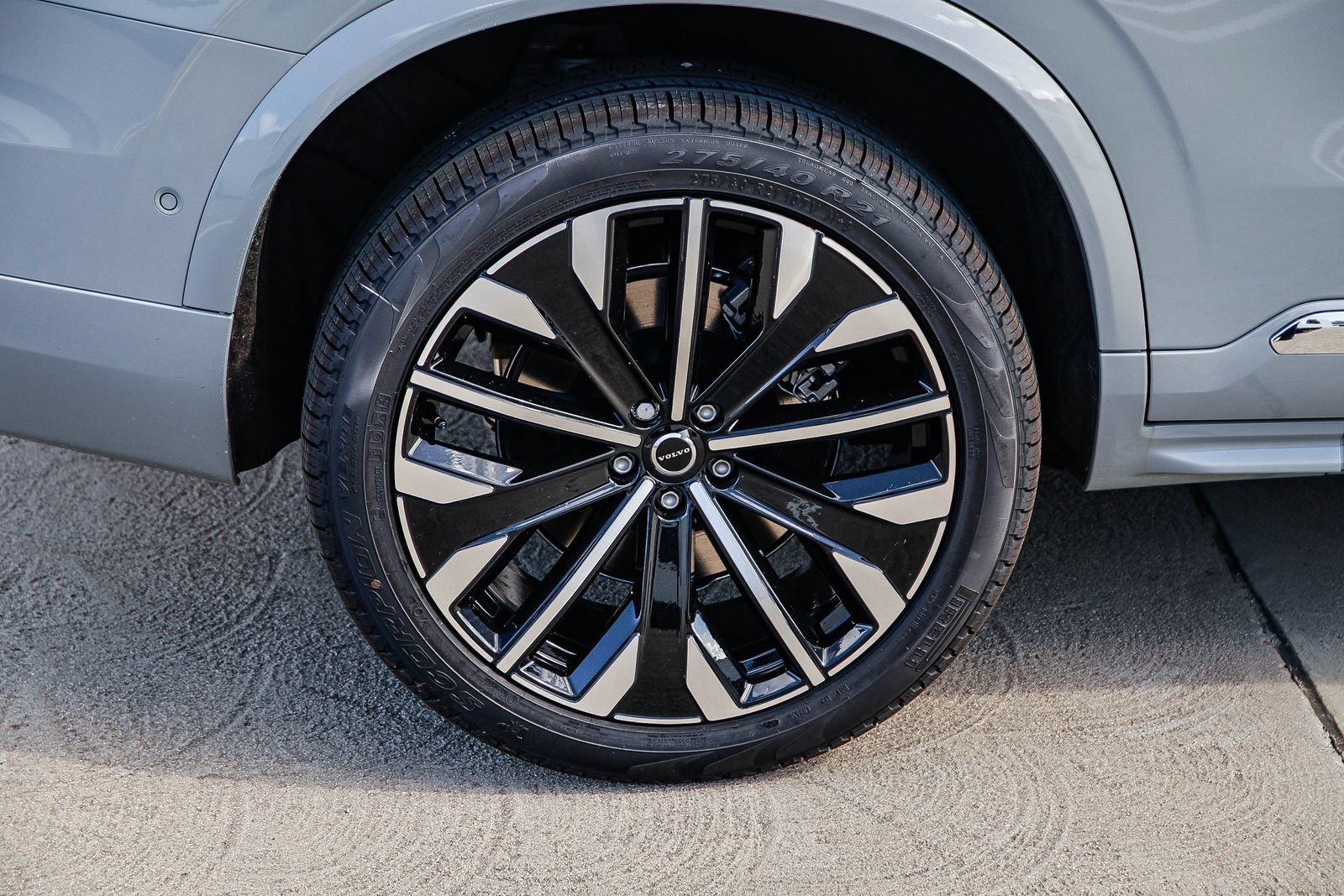 New 2026 Volvo XC90 T8 Ultra w/ Protection Package Premier AWD/4WD image 8