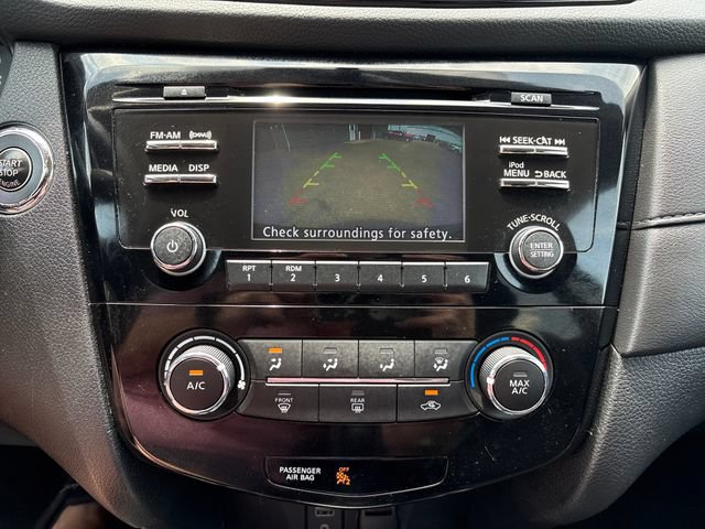 Used 2017 Nissan Rogue SV AWD/4WD image 17