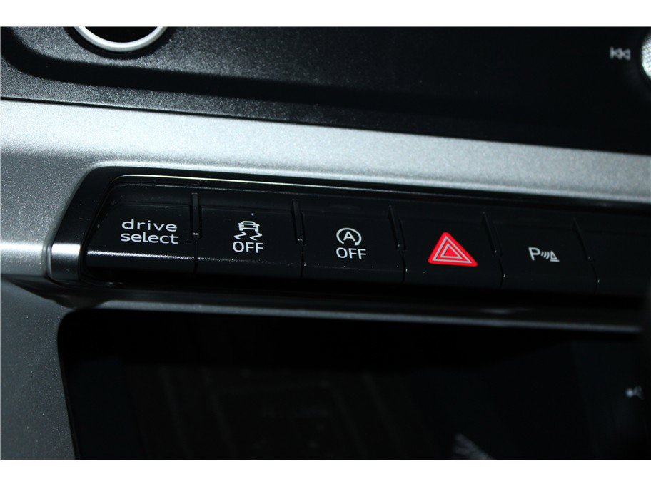 Used 2024 Audi Q3 2.0T Premium image 34