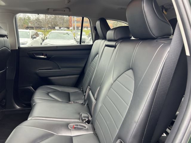 Used 2023 Toyota Highlander XLE image 21
