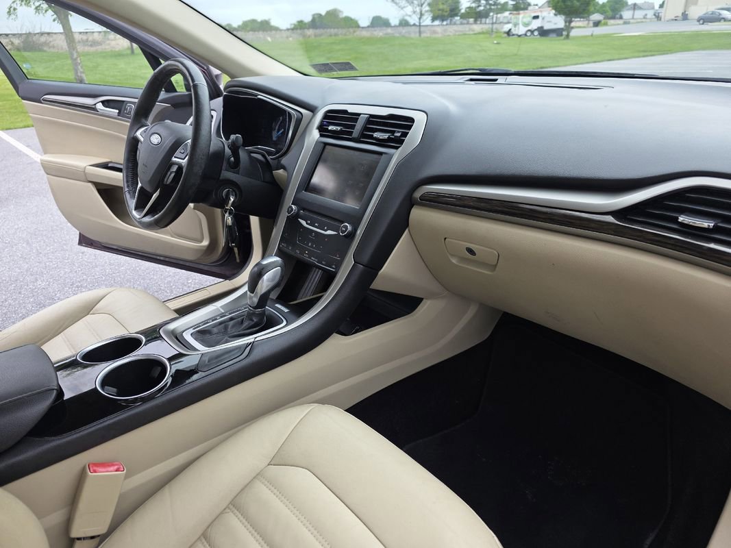 Used 2013 Ford Fusion SE FWD image 13