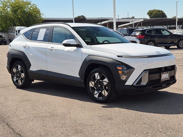 Used 2025 Hyundai Kona SEL FWD image 3