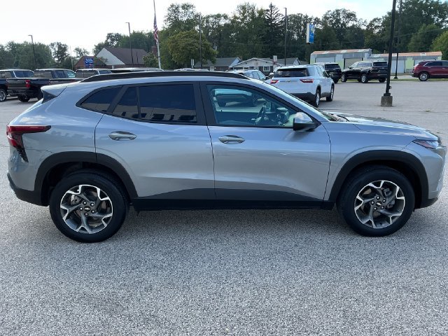 Used 2025 Chevrolet Trax LT w/ Driver Confidence Package FWD image 18