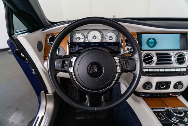Used 2017 Rolls-Royce Dawn RWD image 19