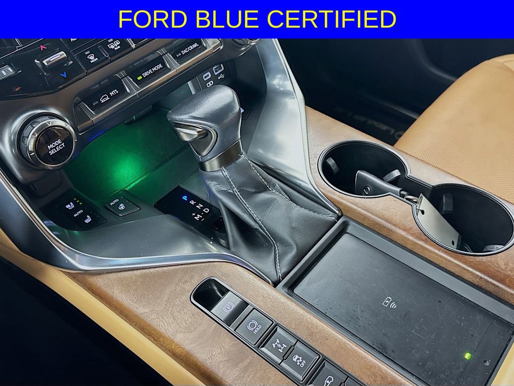 Used 2022 Lexus LX 600 4WD w/ Luxury Package image 17