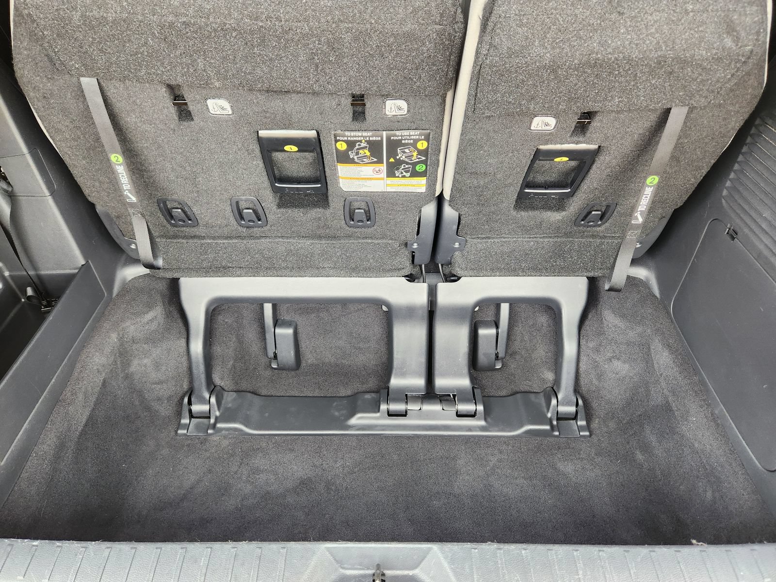 Used 2026 Toyota Sienna XLE FWD image 40
