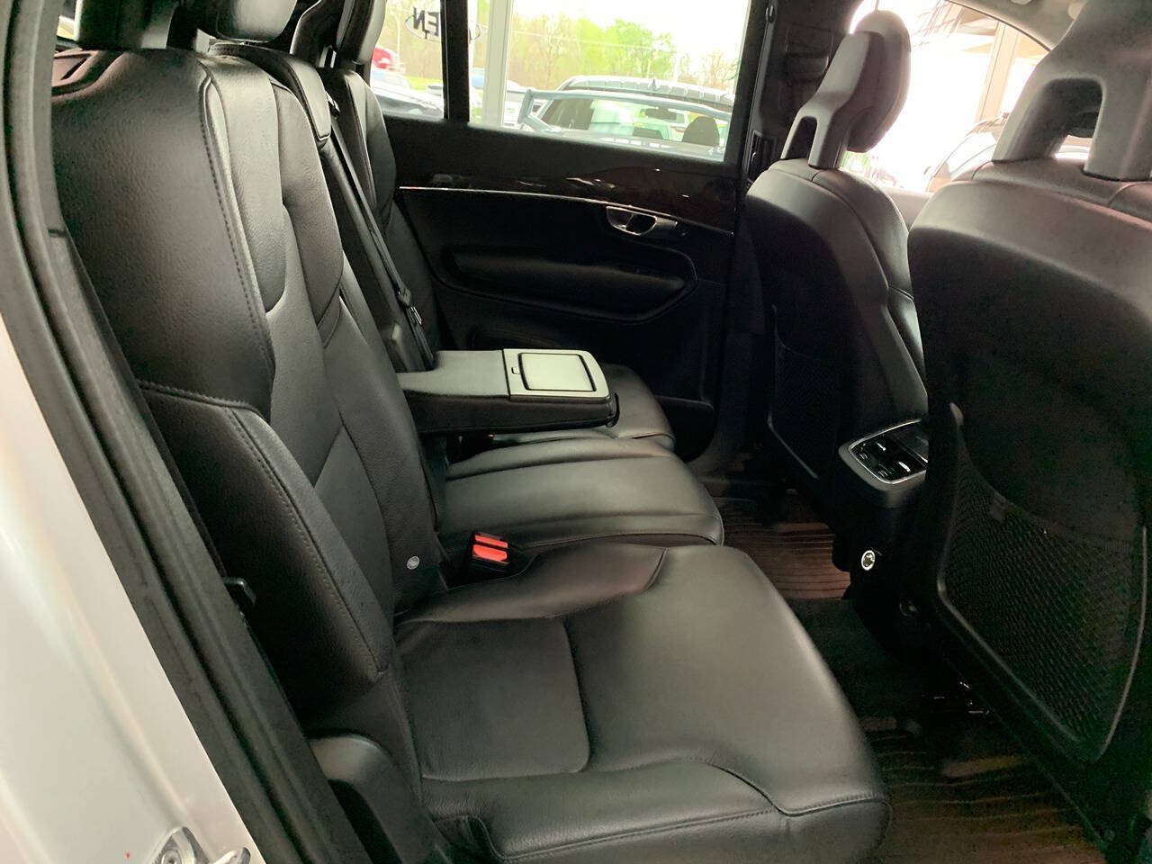 Used 2016 Volvo XC90 T6 Momentum w/ Momentum Plus Package AWD/4WD image 14