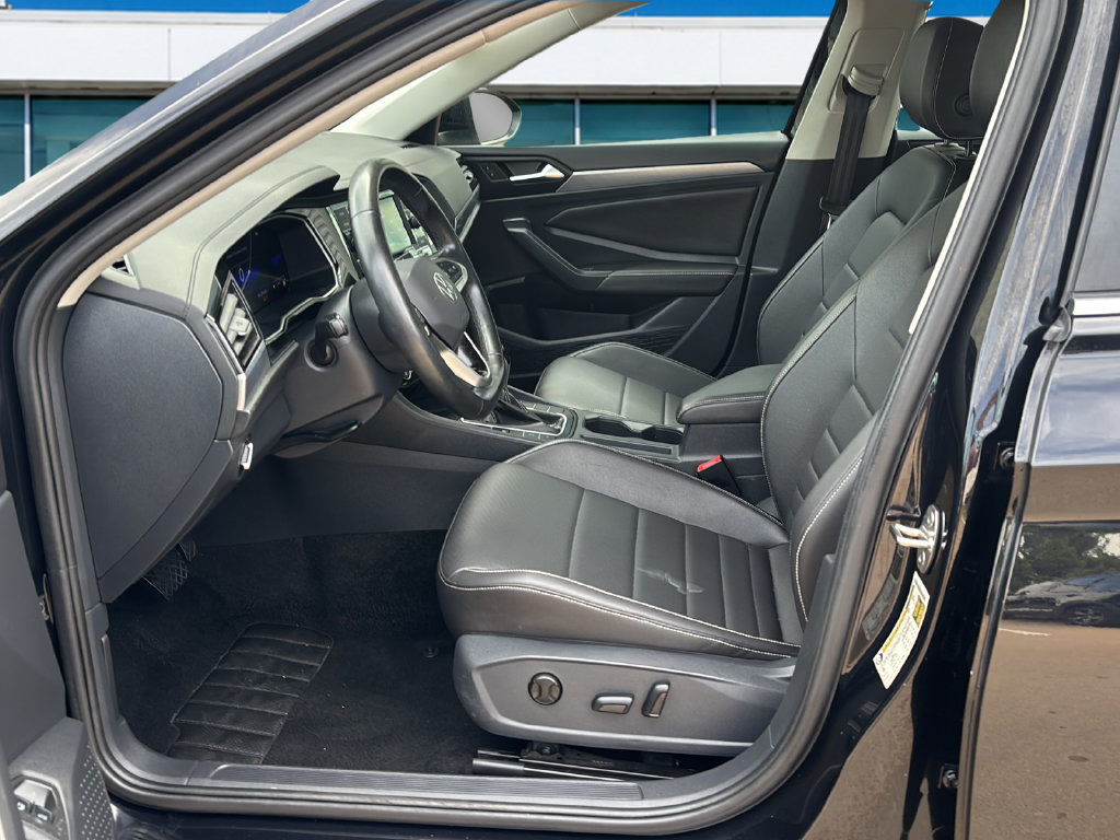 Used 2024 Volkswagen Jetta SE FWD image 10
