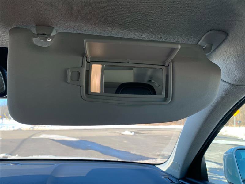 Used 2019 Volvo XC40 T5 Momentum image 30