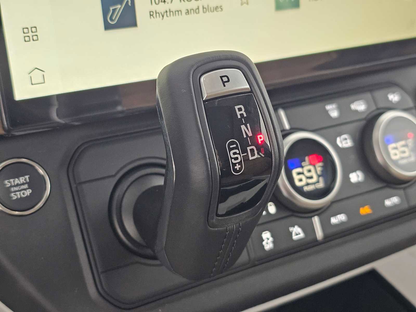 New 2026 Land Rover Defender 110 S image 30