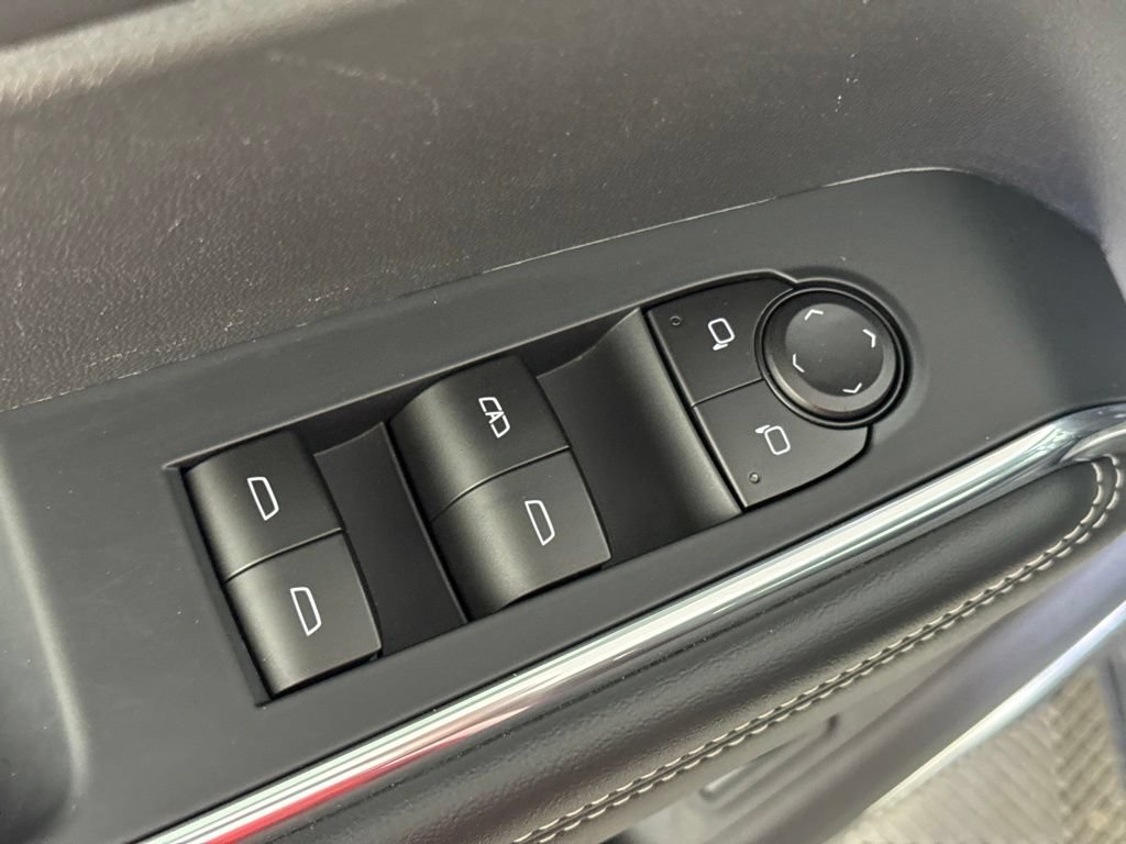Certified 2026 GMC Acadia Elevation w/ Elevation Premium Package AWD/4WD image 32