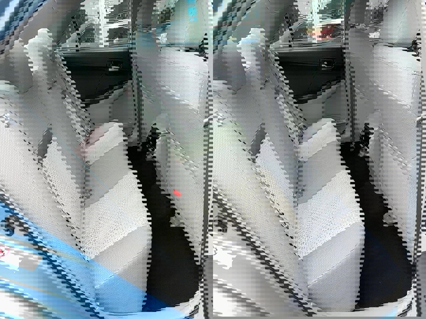 Used 2012 Toyota Camry L image 18