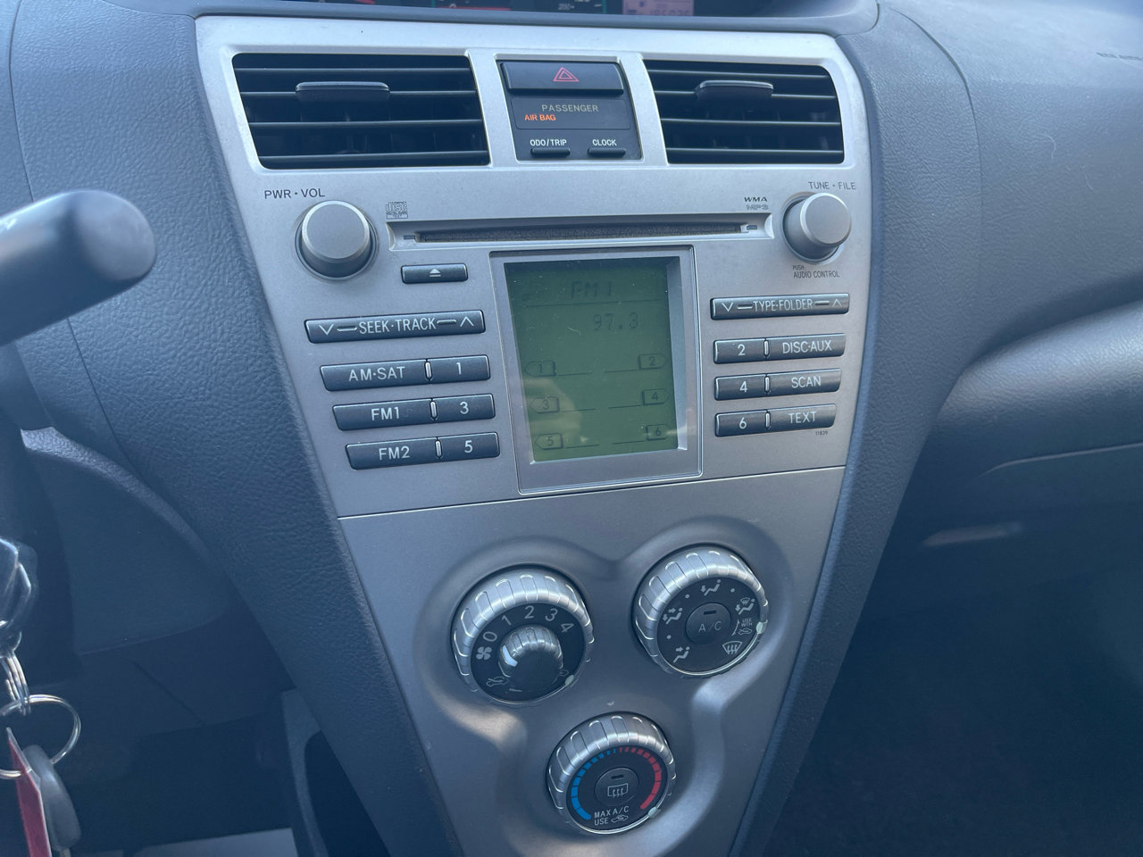 Used 2011 Toyota Yaris Sedan image 13