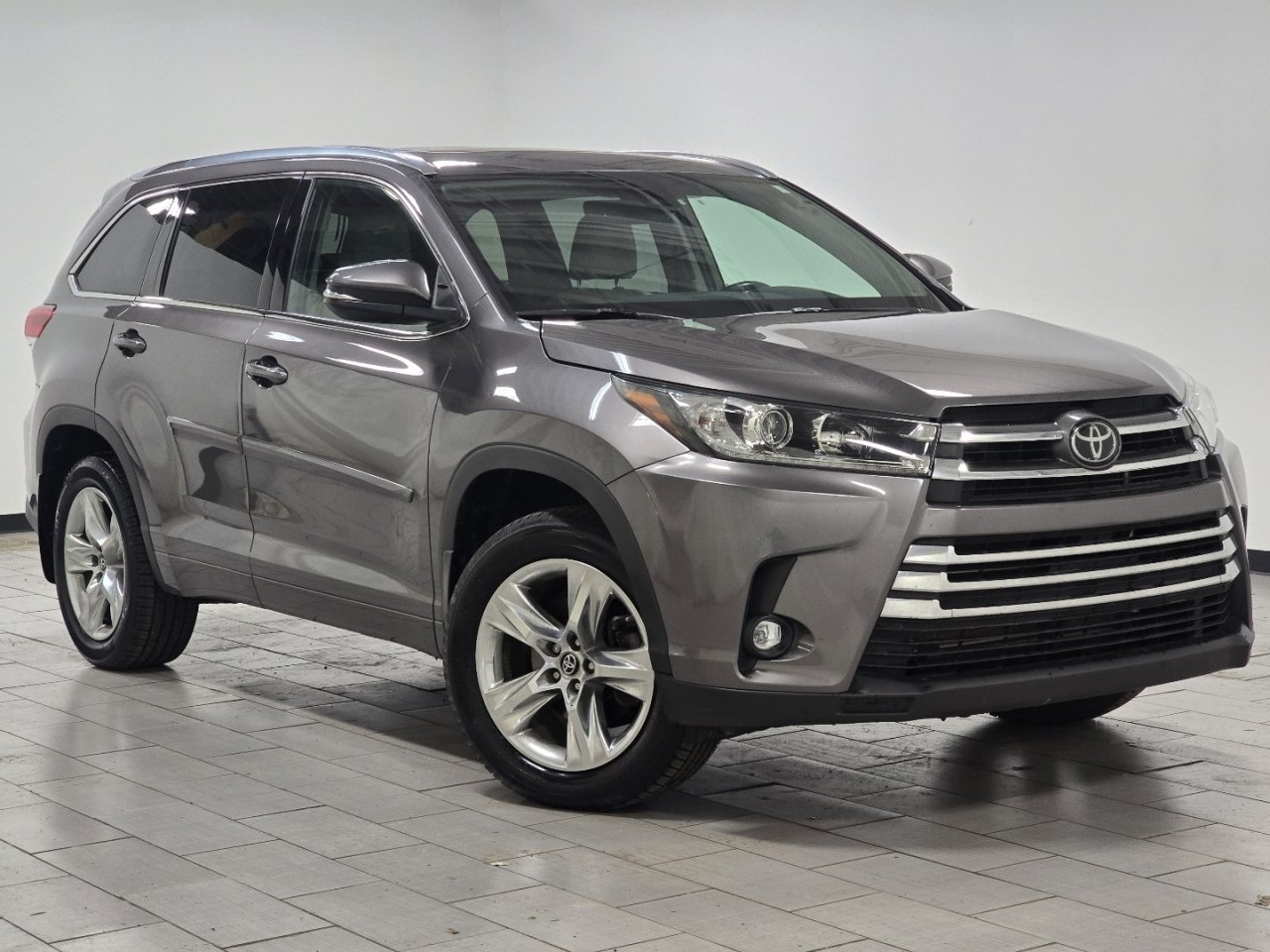 Certified 2019 Toyota Highlander Limited w/ Protection Package #3 image 2