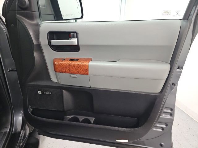 Used 2019 Toyota Sequoia Platinum image 41