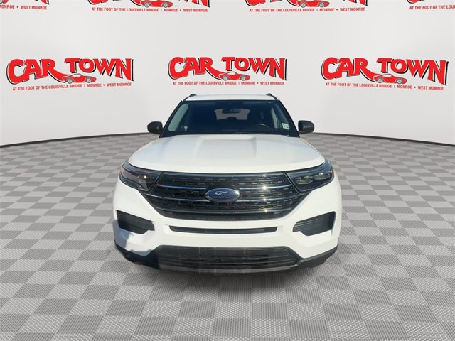 Used 2020 Ford Explorer XLT image 3