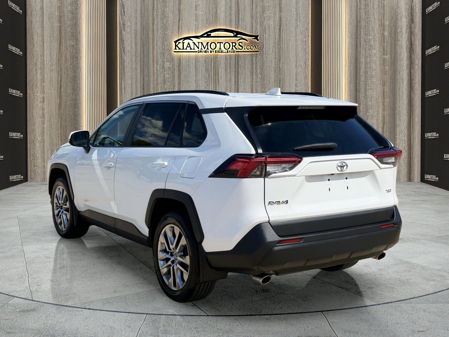Used 2019 Toyota RAV4 XLE Premium image 5