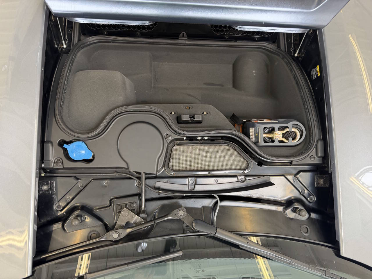 Used 2006 Ford GT RWD image 61