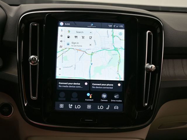 Used 2023 Volvo XC40 B5 Plus w/ Driver Assist Package AWD/4WD image 14