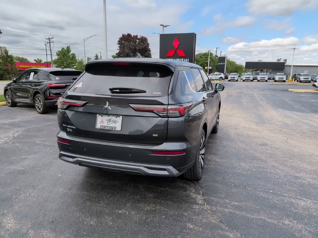 New 2026 Mitsubishi Outlander SE AWD/4WD image 10