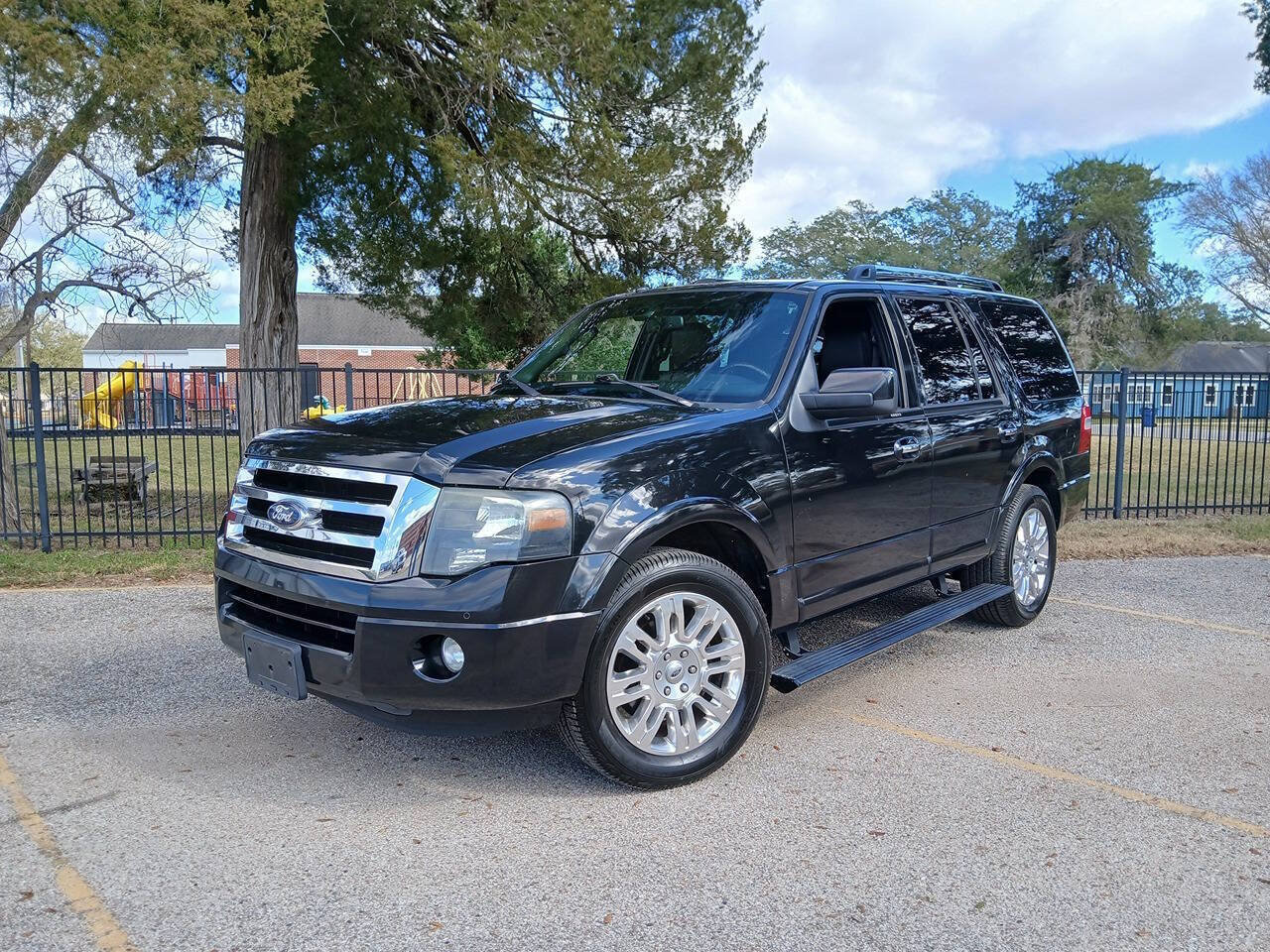 Used 2014 Ford Expedition Limited RWD image 2