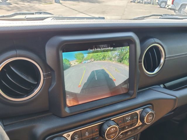 Used 2021 Jeep Wrangler Unlimited Sahara w/ Cold Weather Group AWD/4WD image 30
