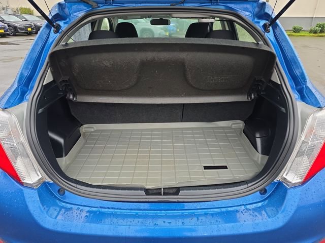 Used 2013 Toyota Yaris L image 13