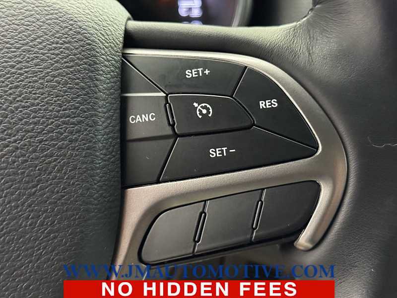 Used 2019 Jeep Grand Cherokee Laredo w/ Security & Convenience Group AWD/4WD image 42