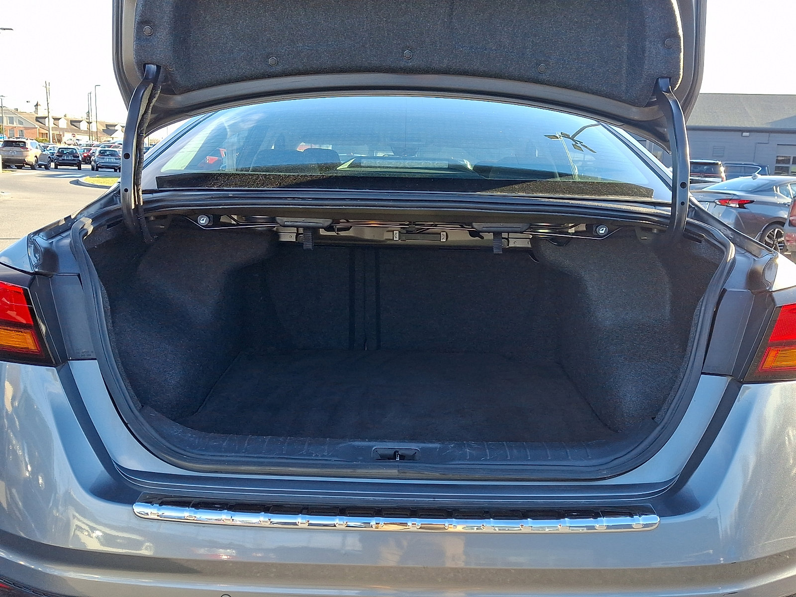 Certified 2022 Nissan Altima 2.5 SR image 30