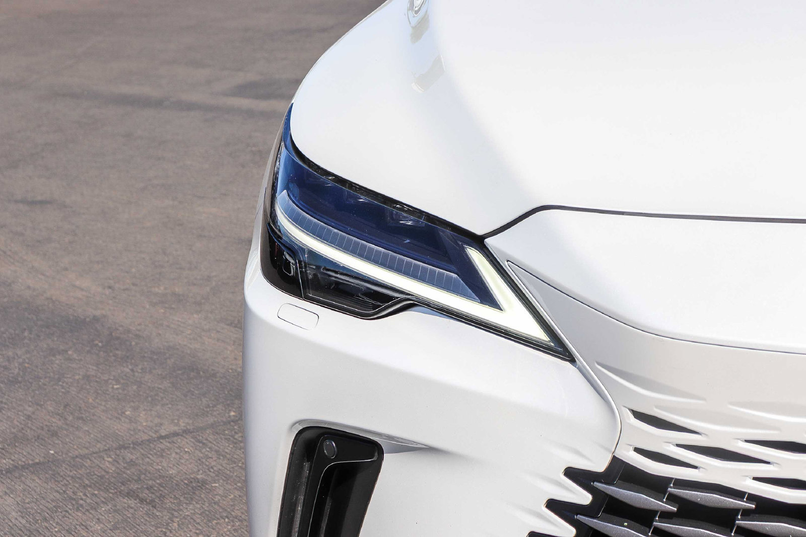 Certified 2024 Lexus RX 450h AWD w/ Convenience Package image 11
