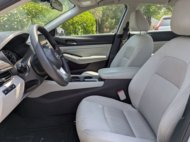 Used 2025 Nissan Altima 2.5 SV FWD image 25