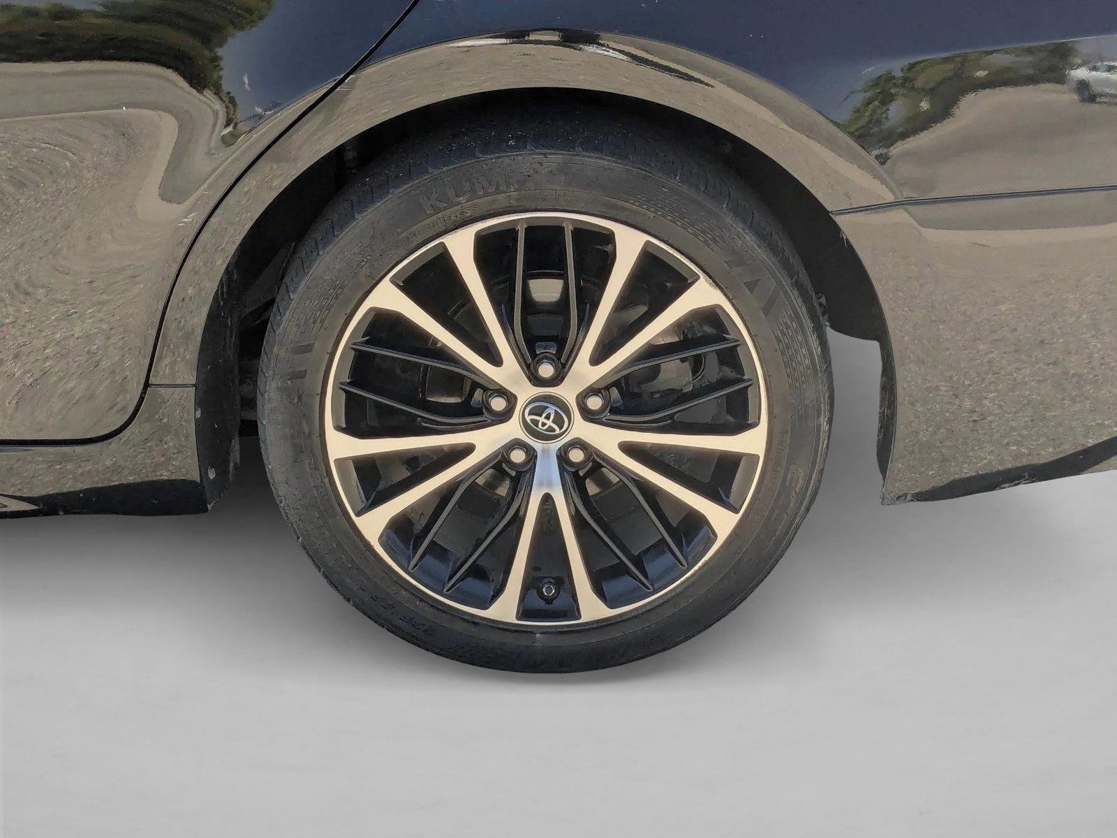 Used 2019 Toyota Camry SE w/ Carpet Mat Package FWD image 23