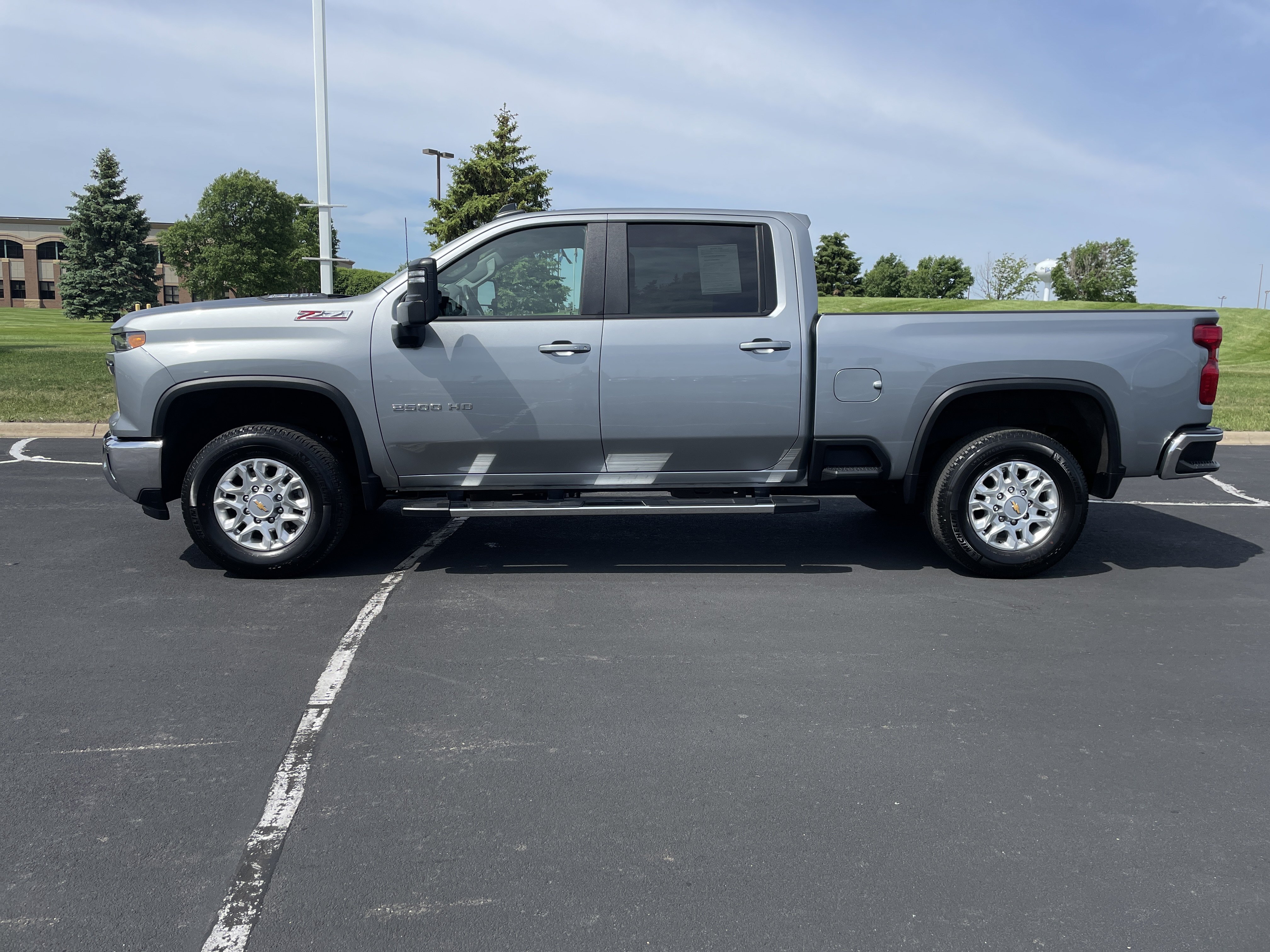 Used 2024 Chevrolet Silverado 2500 LT w/ All Star Edition AWD/4WD image 2