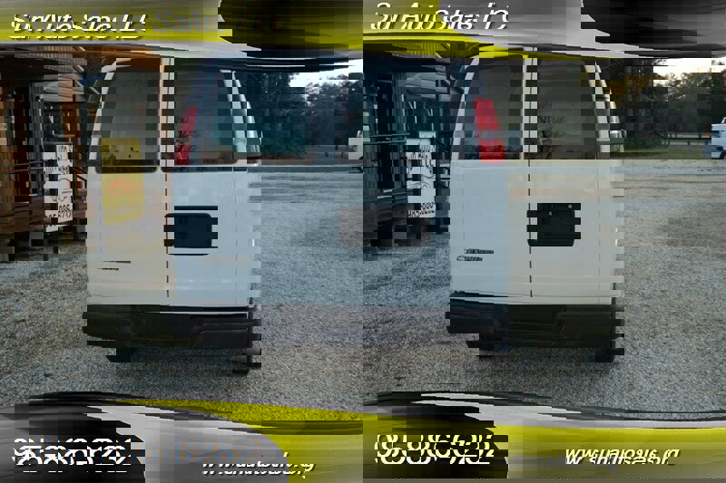 Used 2010 Chevrolet Express 1500 image 15